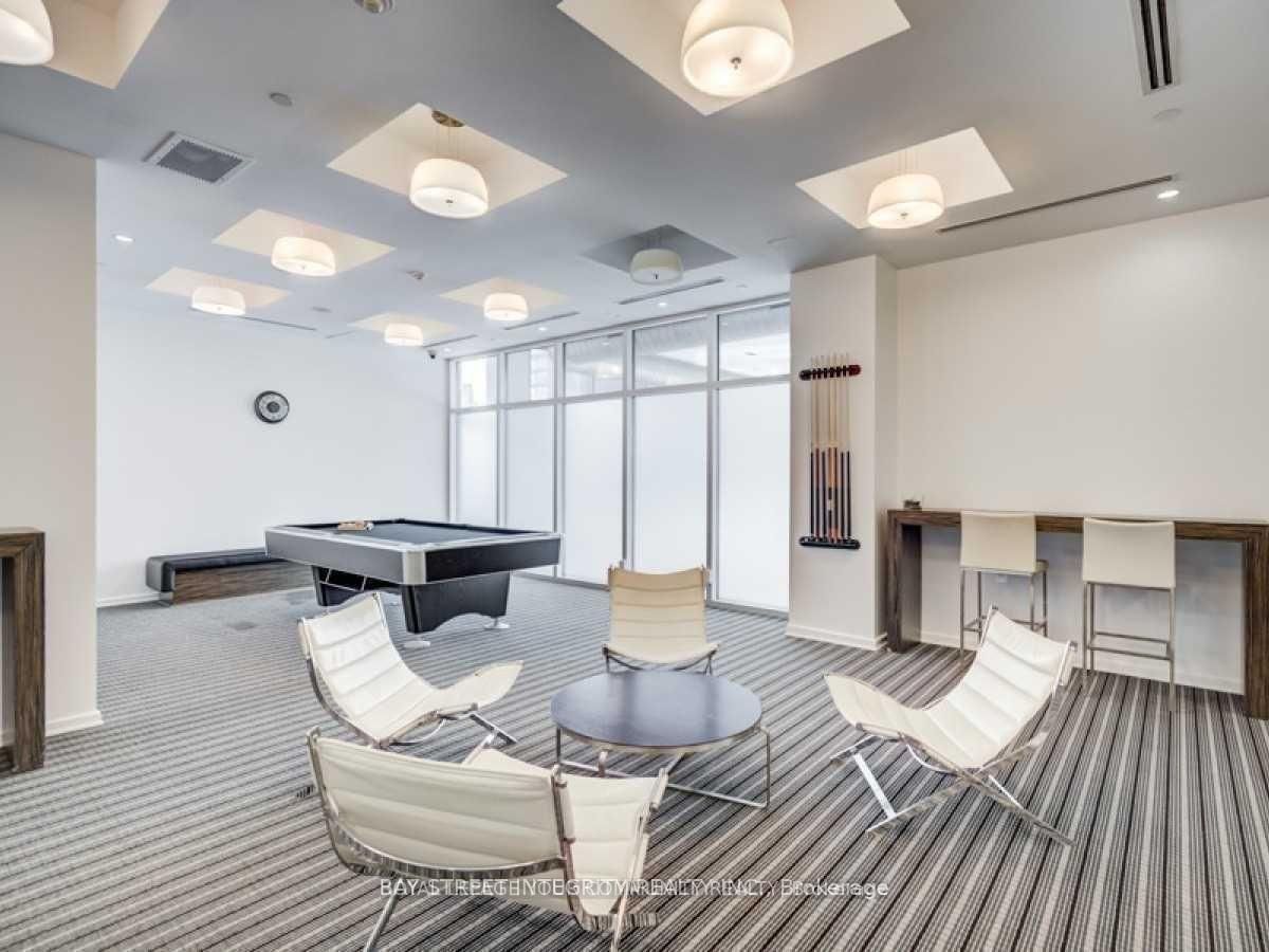 37 Grosvenor Street, Unit 1110 - Photo 17