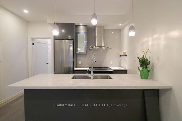 Main - 488 Lansdowne Avenue