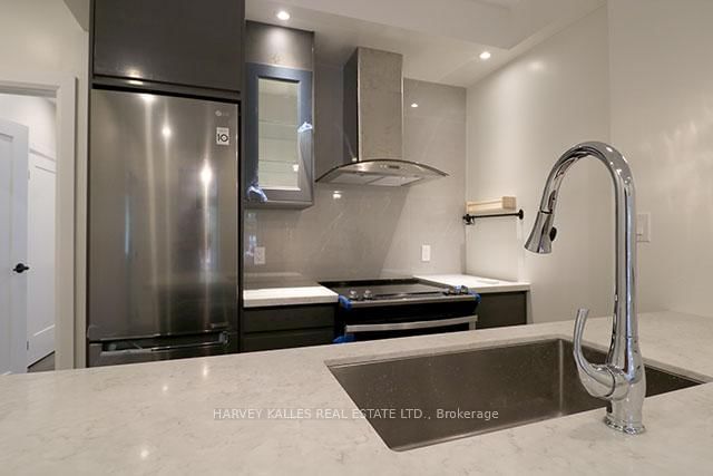 Main - 488 Lansdowne Avenue