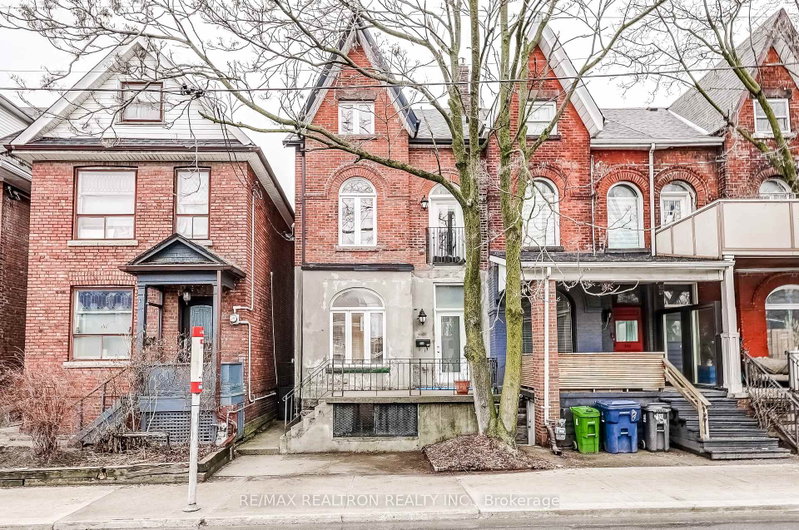 home for lease on 2nd Flr-588 Ossington Avenue