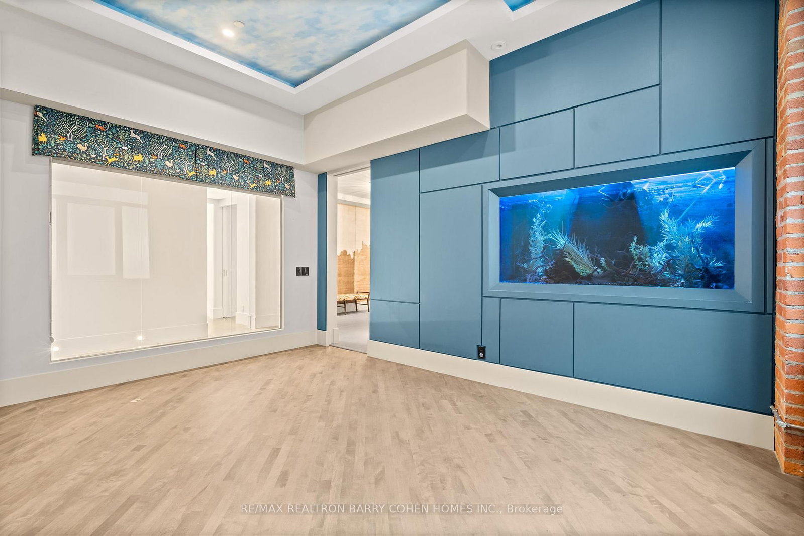 468 Wellington Street W, Unit 300 - Photo 22