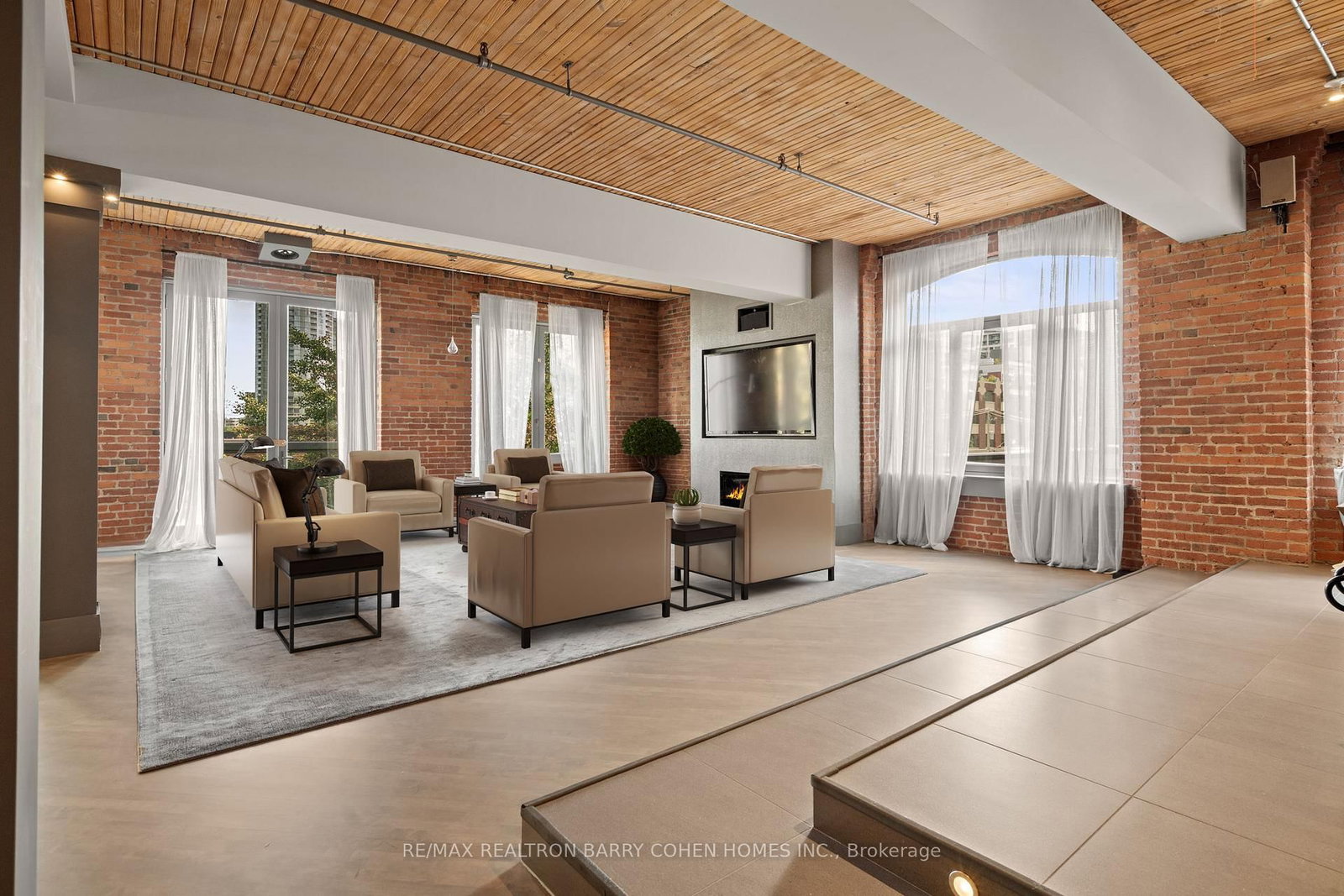 468 Wellington Street W, Unit 300 - Photo 4