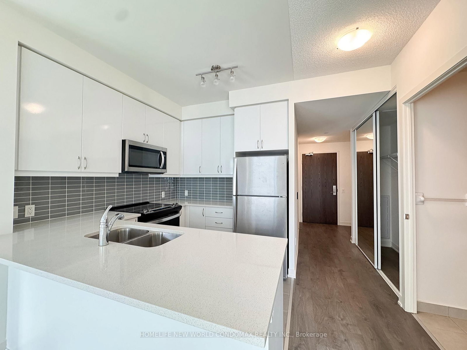 4955 Yonge Street, Unit 806 - Photo 8