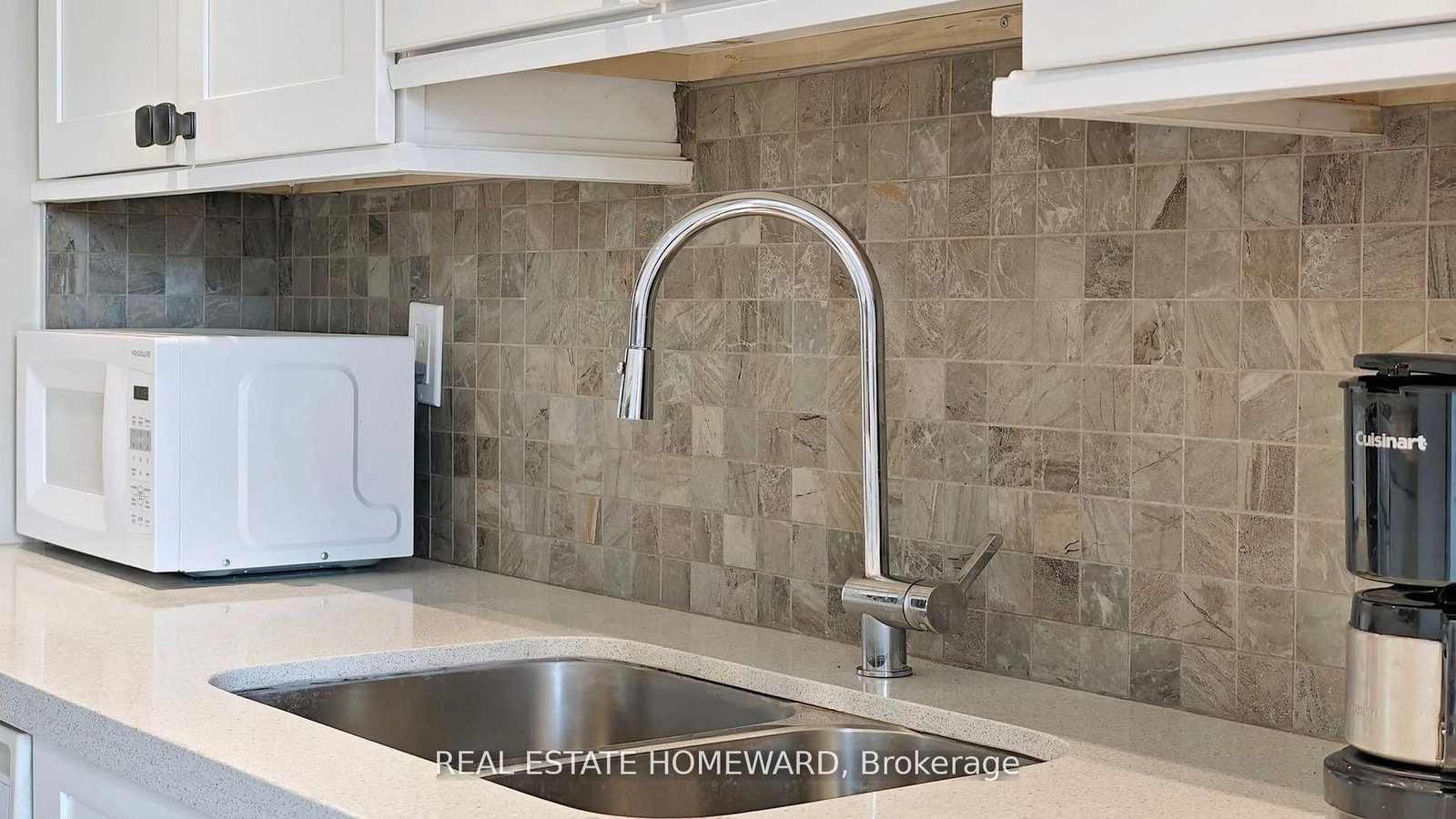 15 Maitland Place • #1609 • Toronto, ON photo 11
