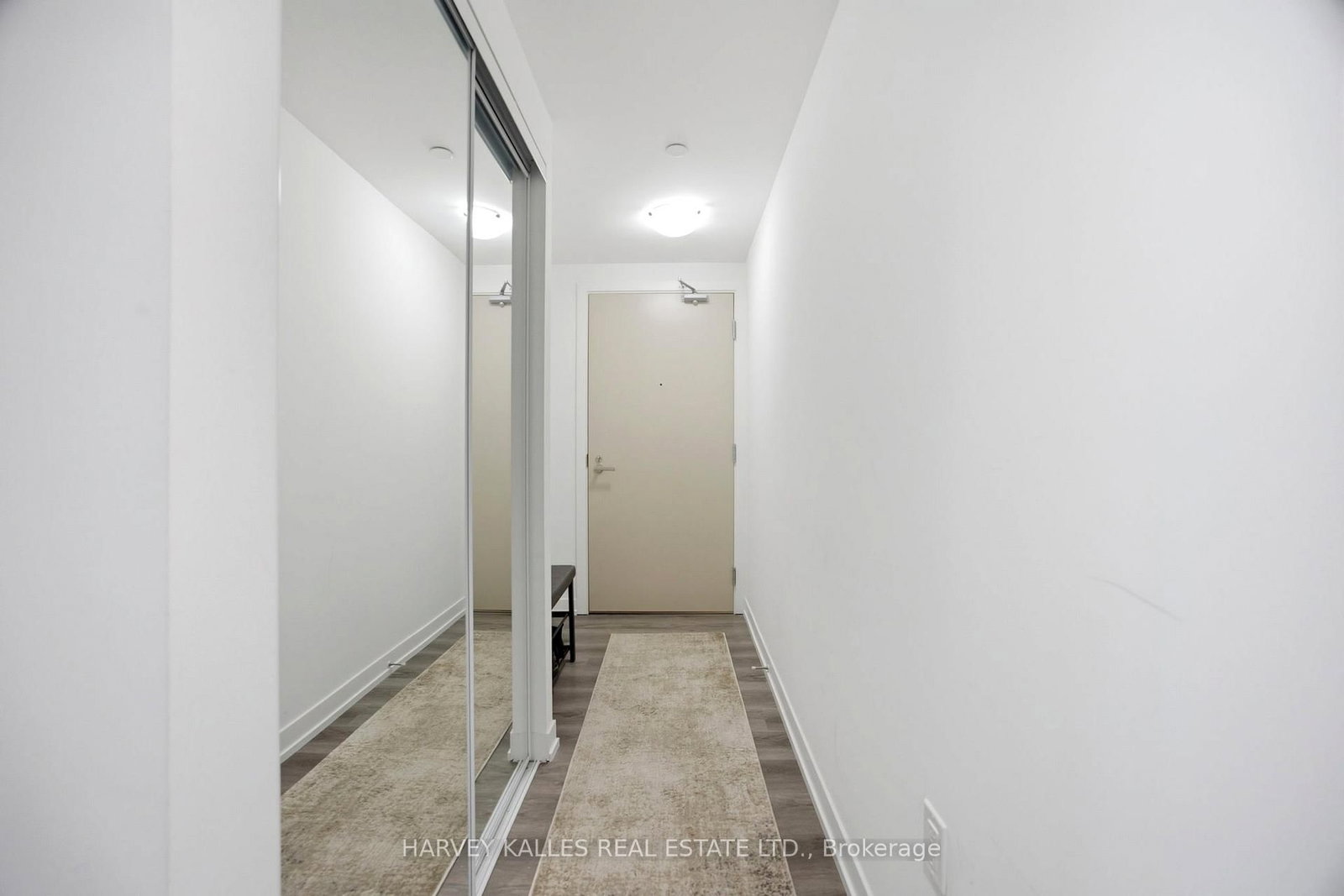 138 Downes Street, Unit 4709 - Photo 4
