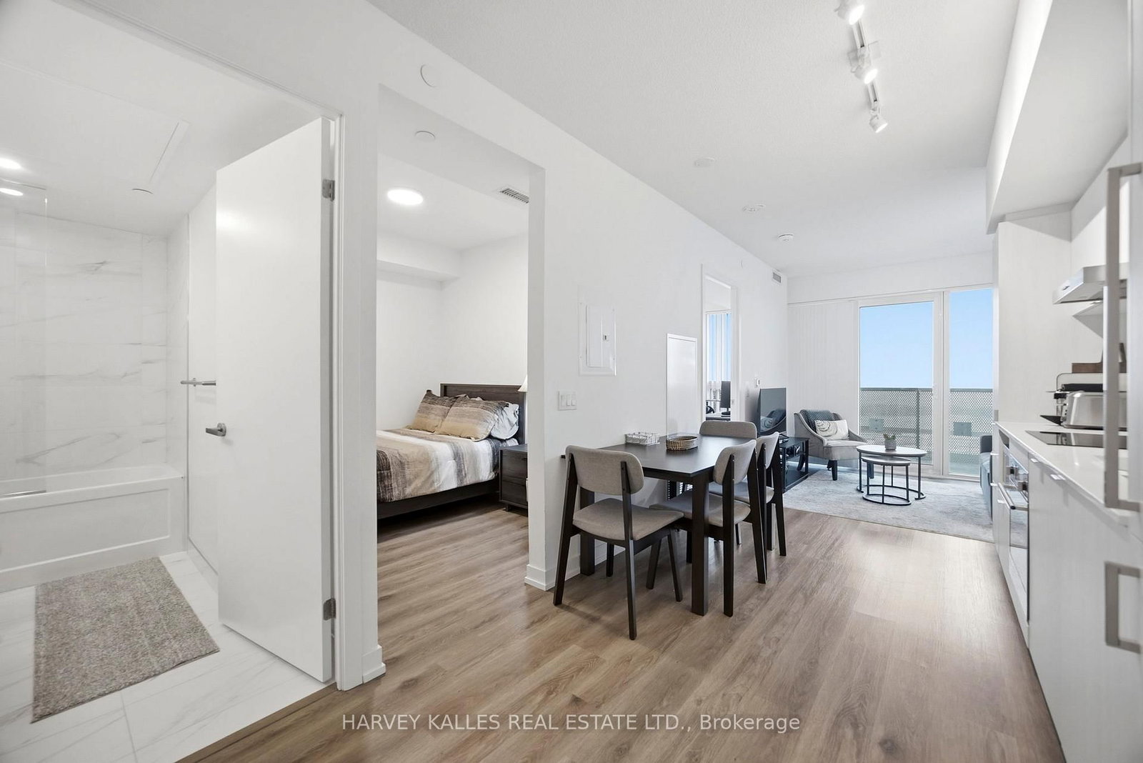 138 Downes Street, Unit 4709 - Photo 6