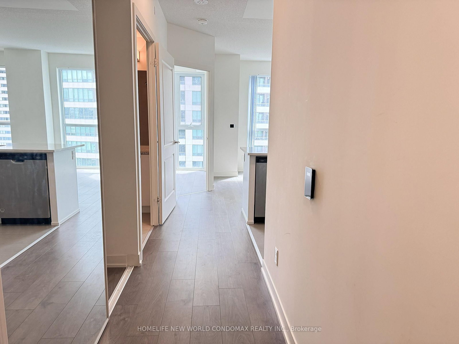 4955 Yonge Street, Unit 806 - Photo 4