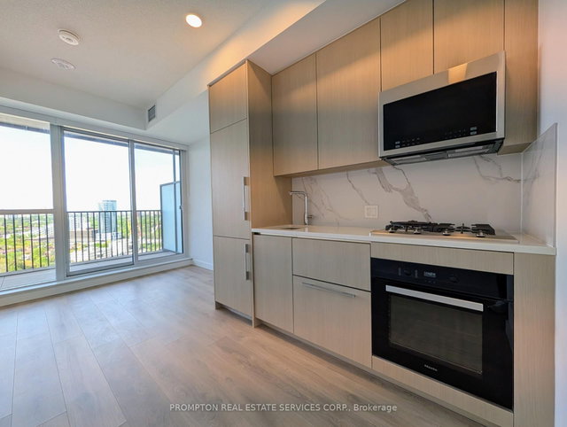 2207 - 18 Esther Shiner Boulevard