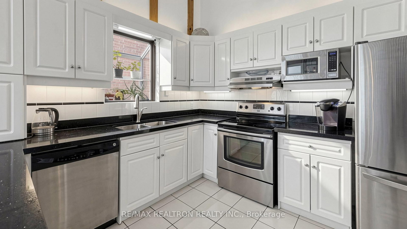 239 Sandringham Drive • Toronto, ON photo 11