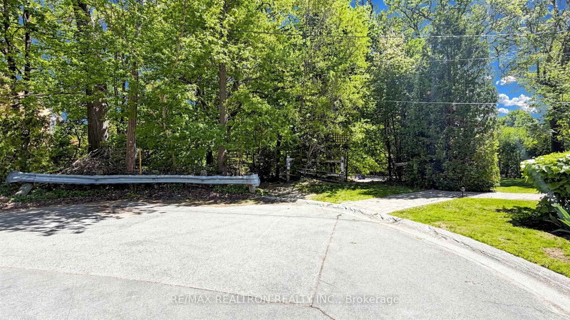 239 Sandringham Drive
