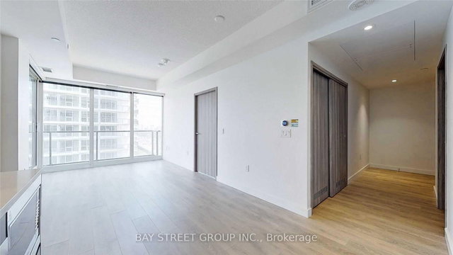 1212 - 95 Mcmahon Drive