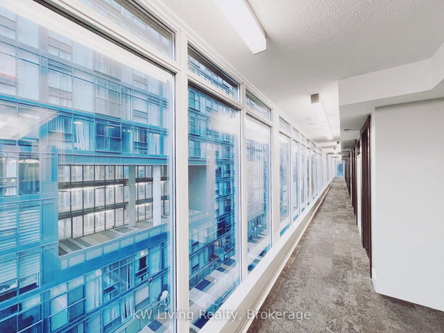 1211E - 36 Lisgar Street
