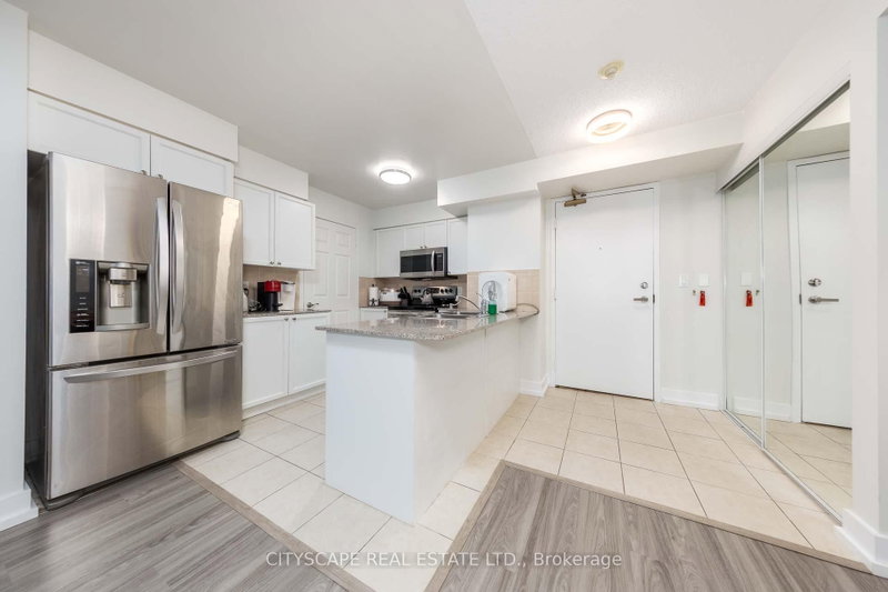 5940 Yonge Toronto,ON M2M 4M6 — Photo 18