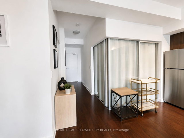 607 - 10 Willison Square