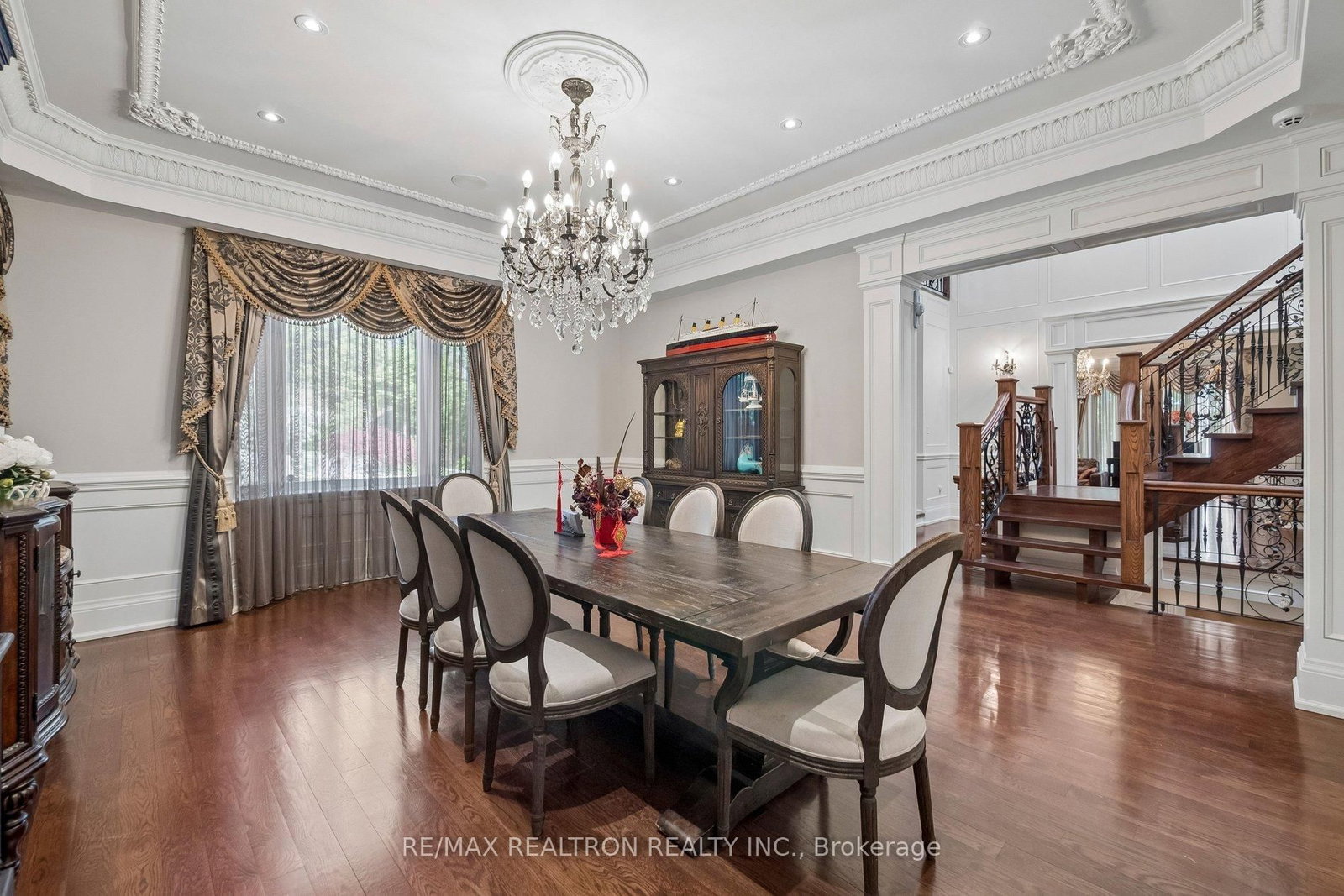 59 Hi Mount Drive • Toronto, ON photo 11