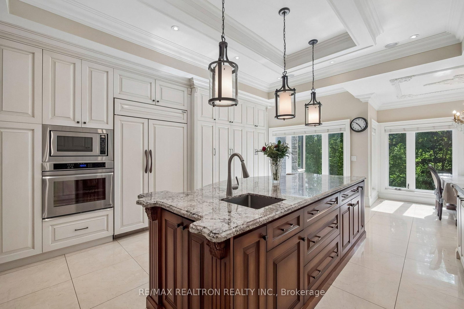 59 Hi Mount Drive • Toronto, ON photo 16