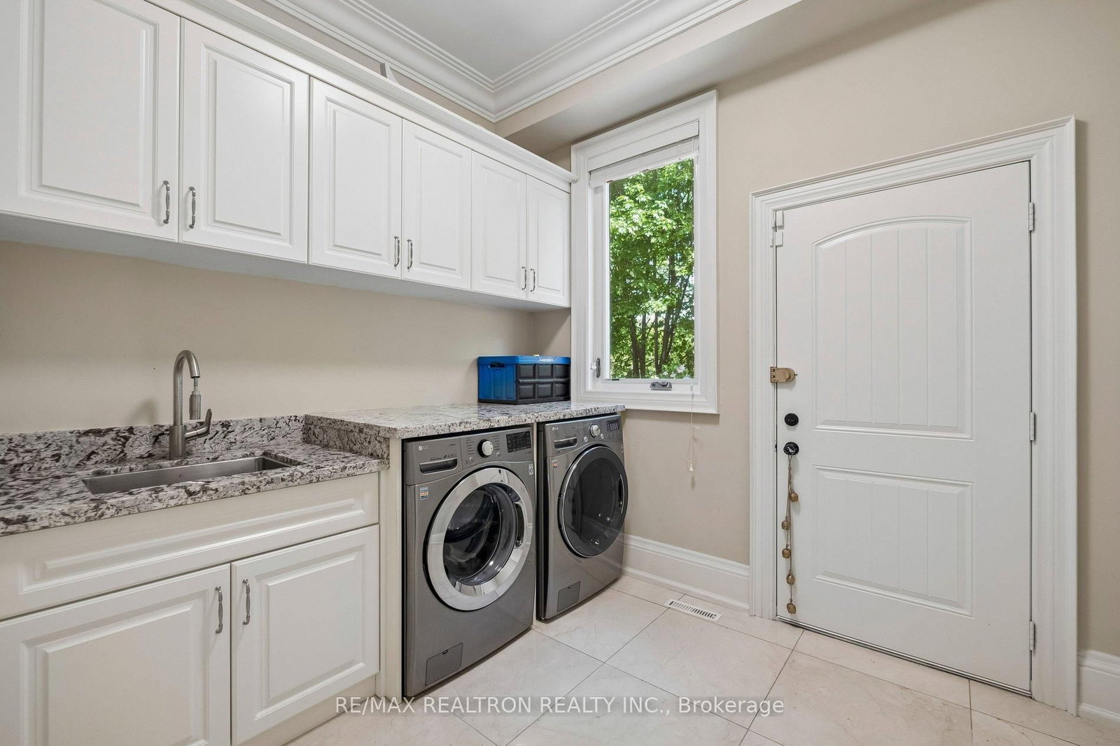 59 Hi Mount Drive • Toronto, ON photo 24