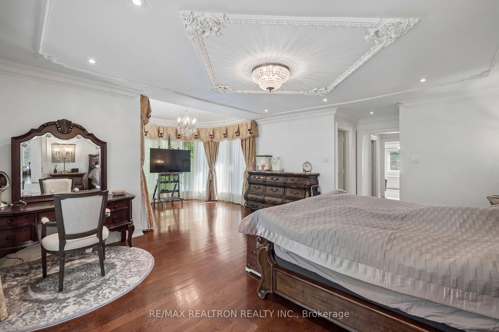 59 Hi Mount Drive • Toronto, ON photo 30