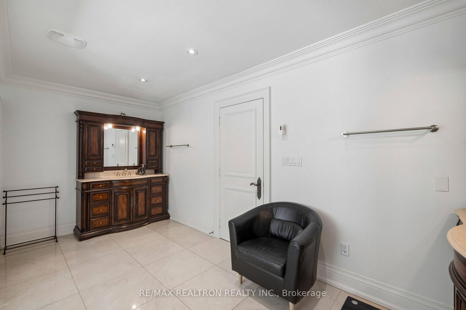 59 Hi Mount Drive • Toronto, ON photo 32
