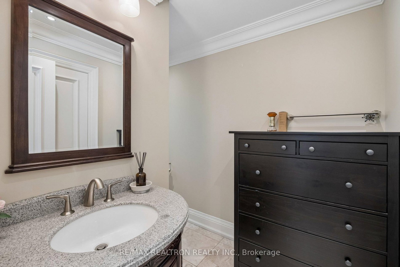 59 Hi Mount Drive • Toronto, ON photo 39