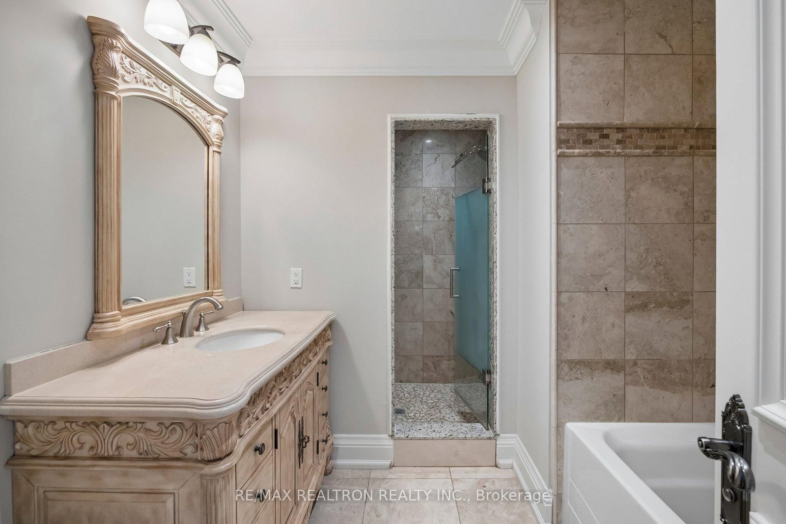 59 Hi Mount Drive • Toronto, ON photo 42