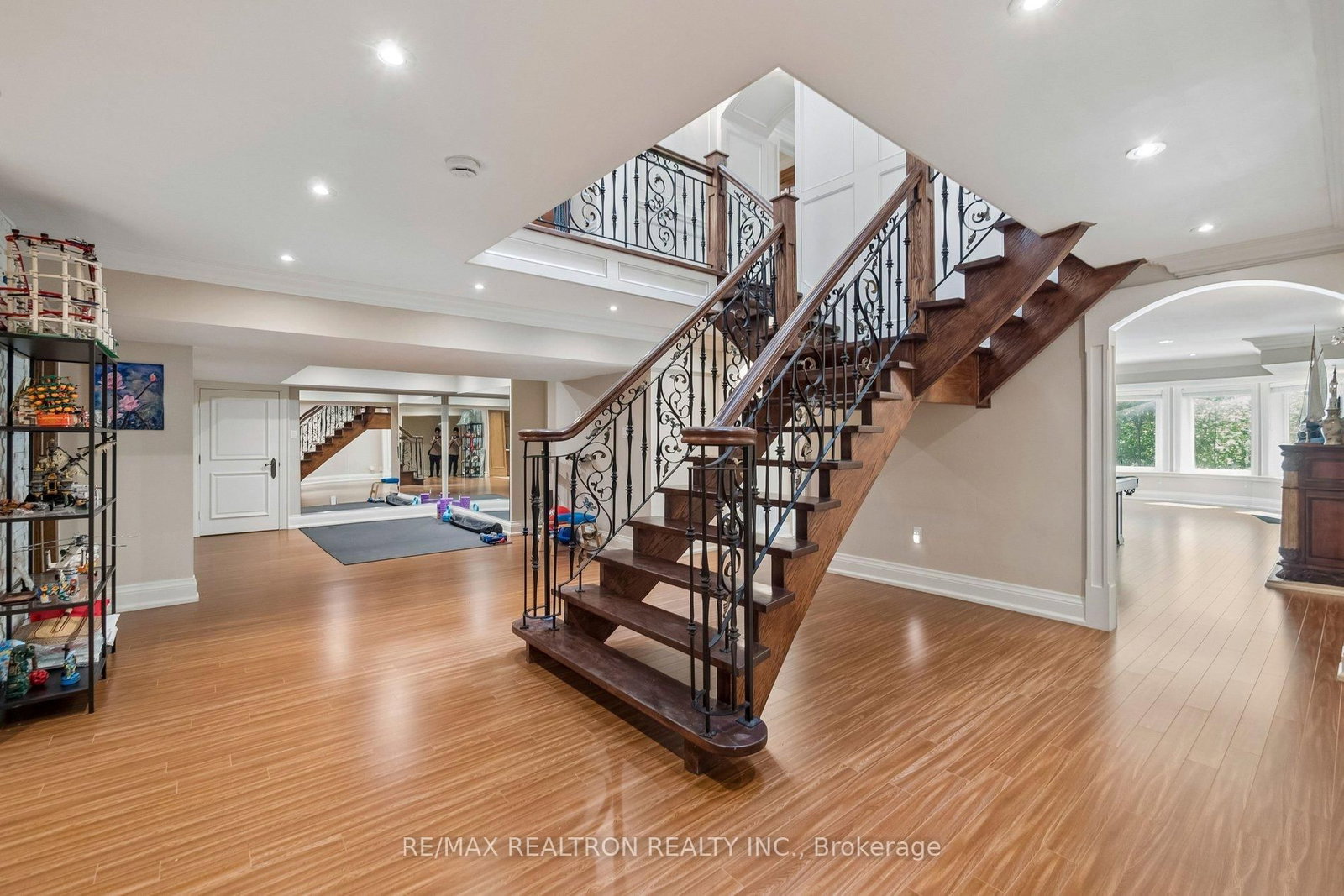 59 Hi Mount Drive • Toronto, ON photo 43