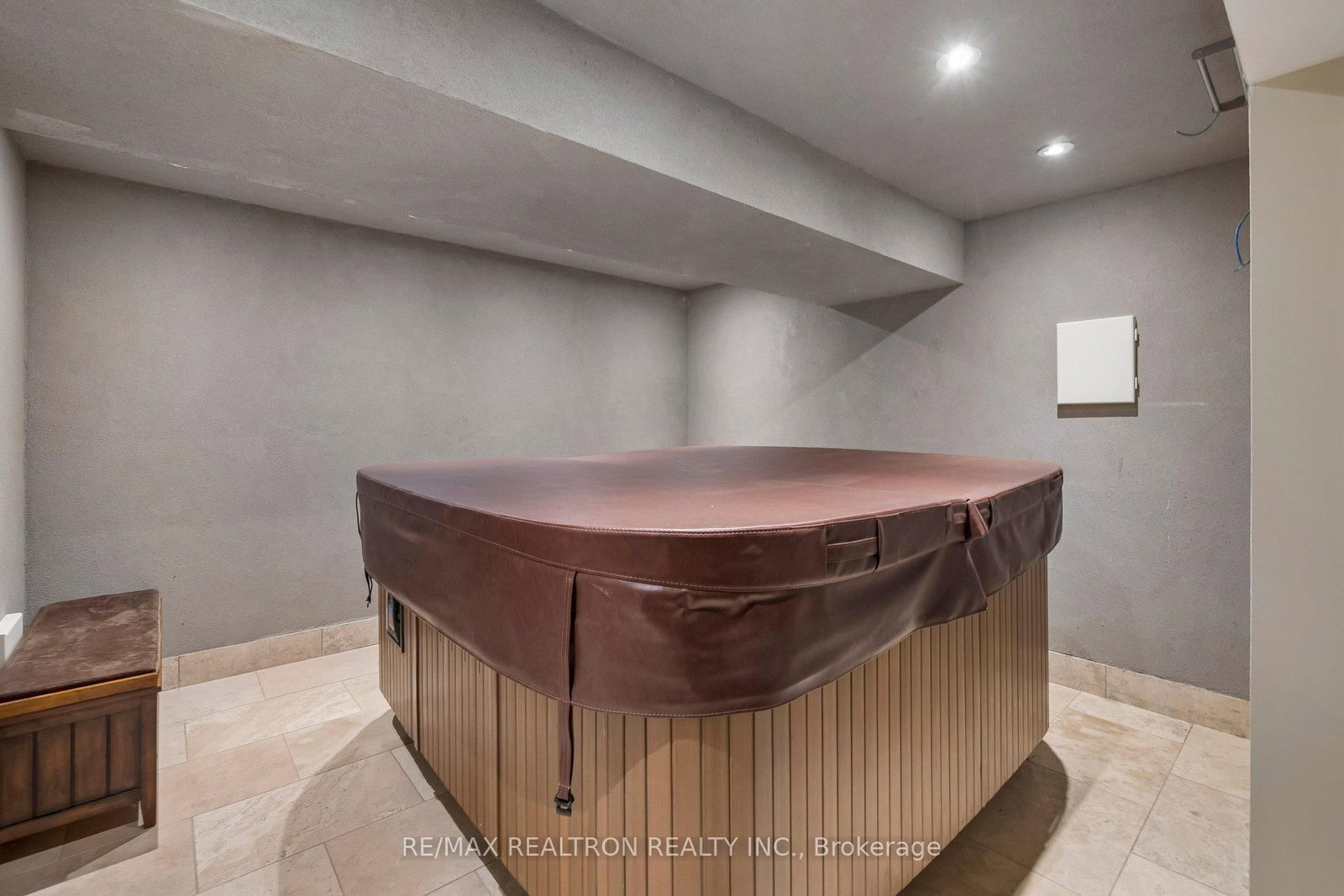 59 Hi Mount Drive • Toronto, ON photo 48