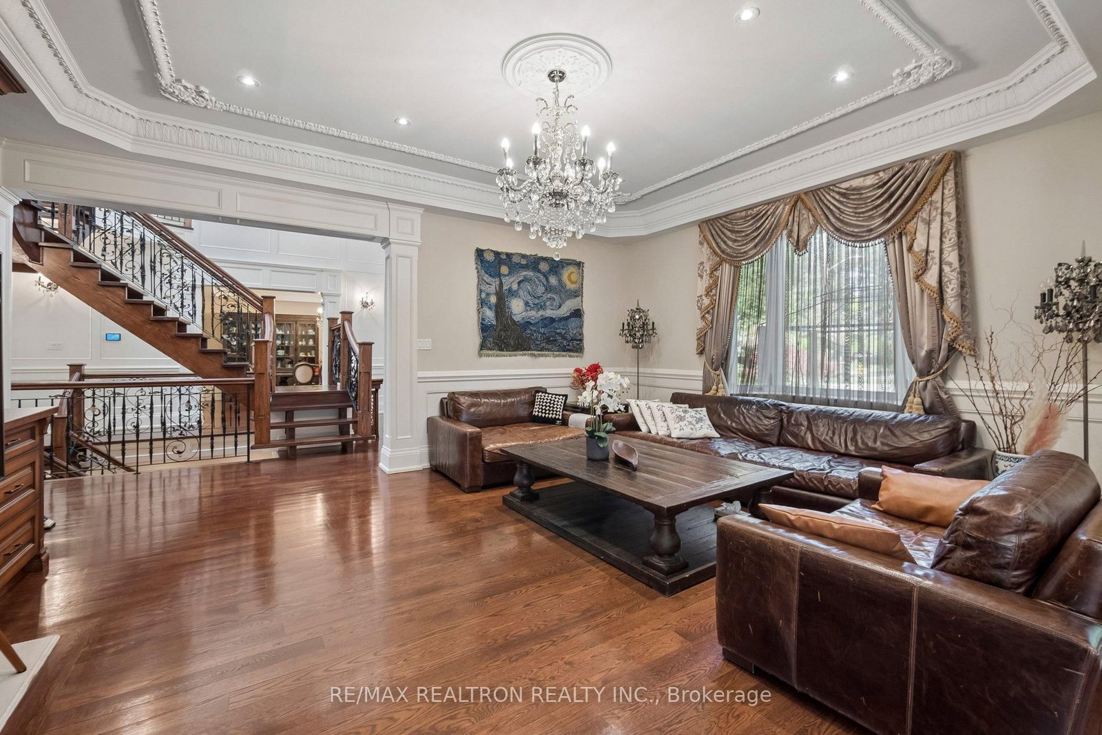59 Hi Mount Drive • Toronto, ON photo 7