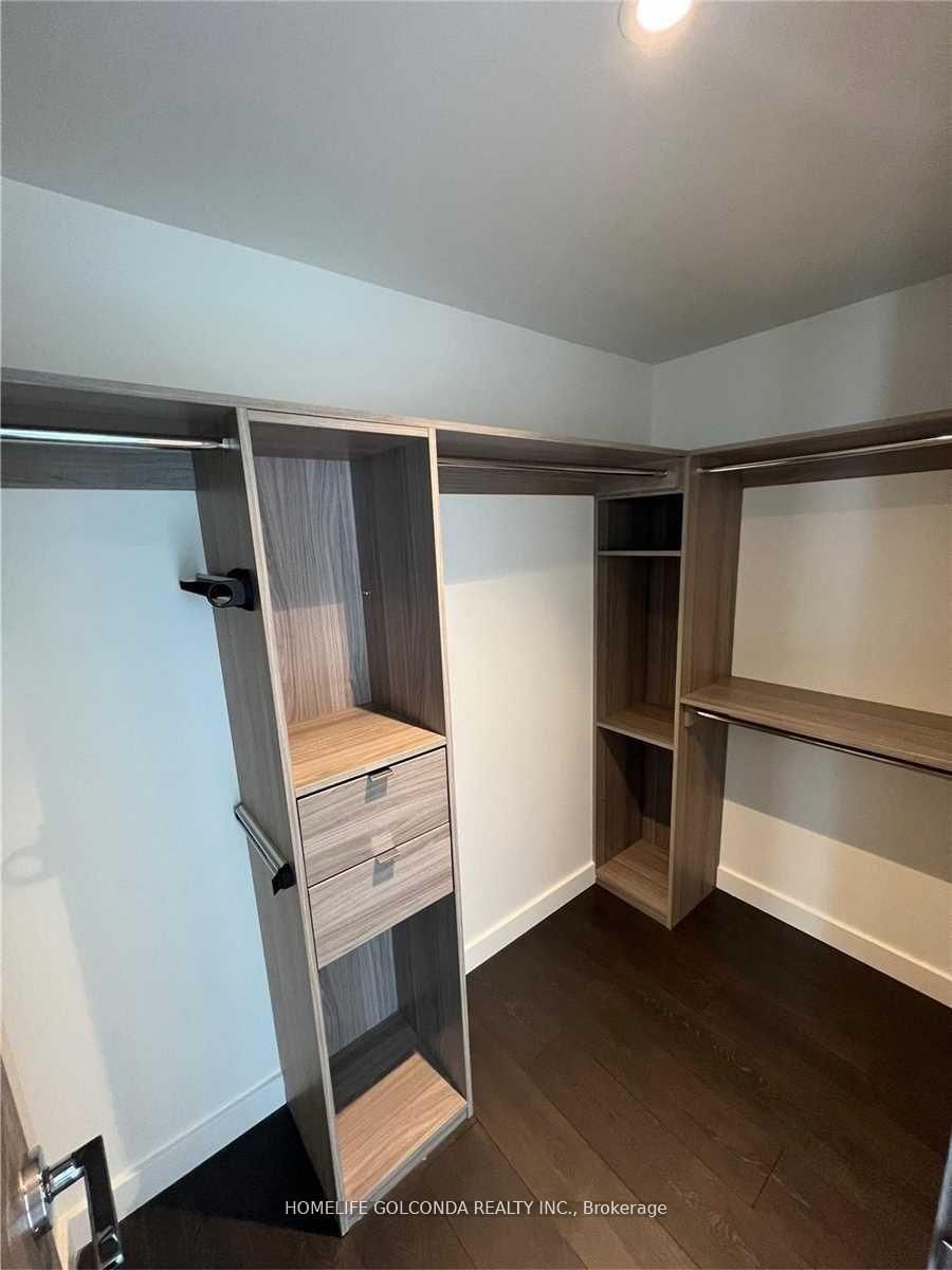 85 Mcmahon Drive, Unit 2802
