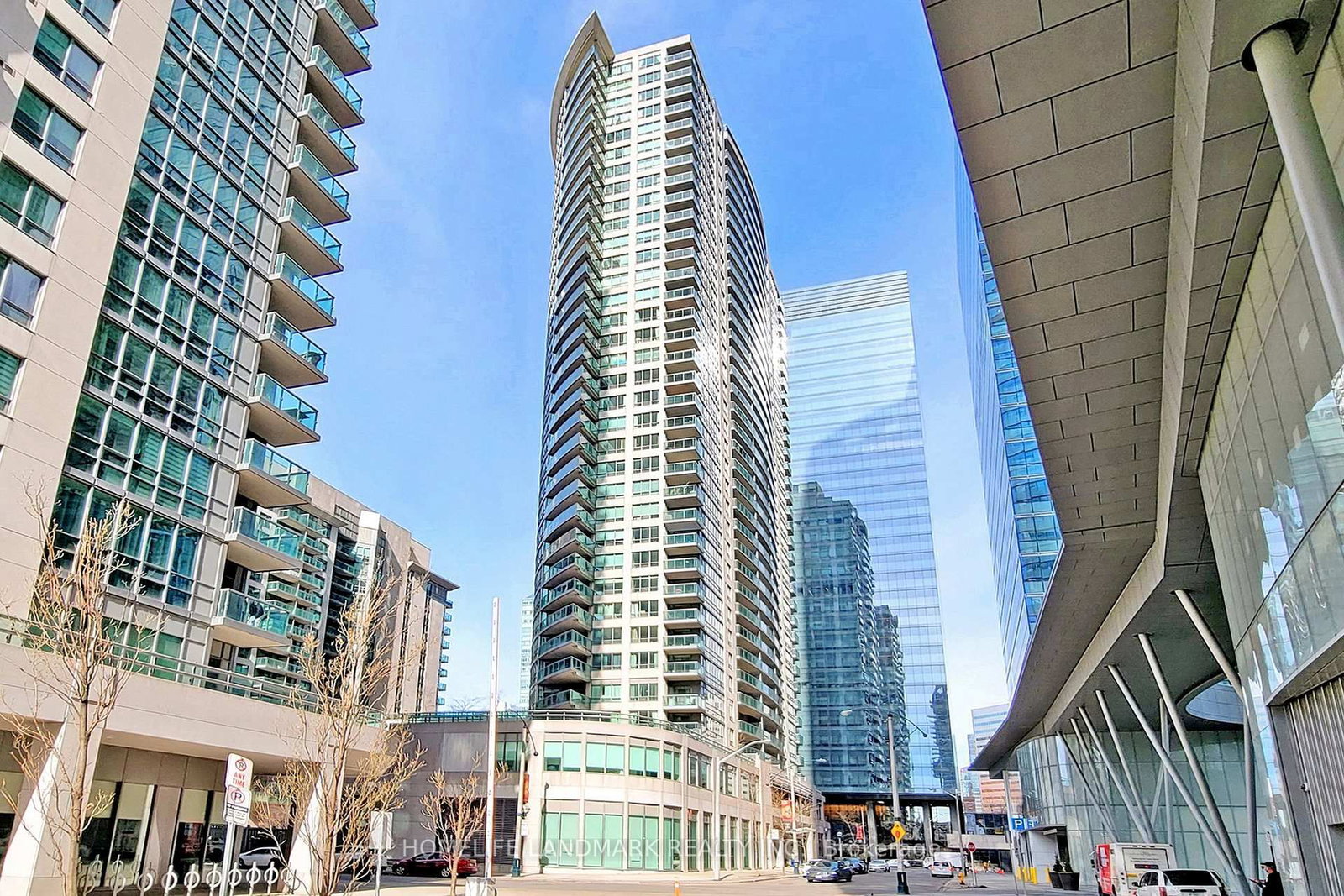 30 Grand Trunk Crescent, Unit 901 - Photo 2