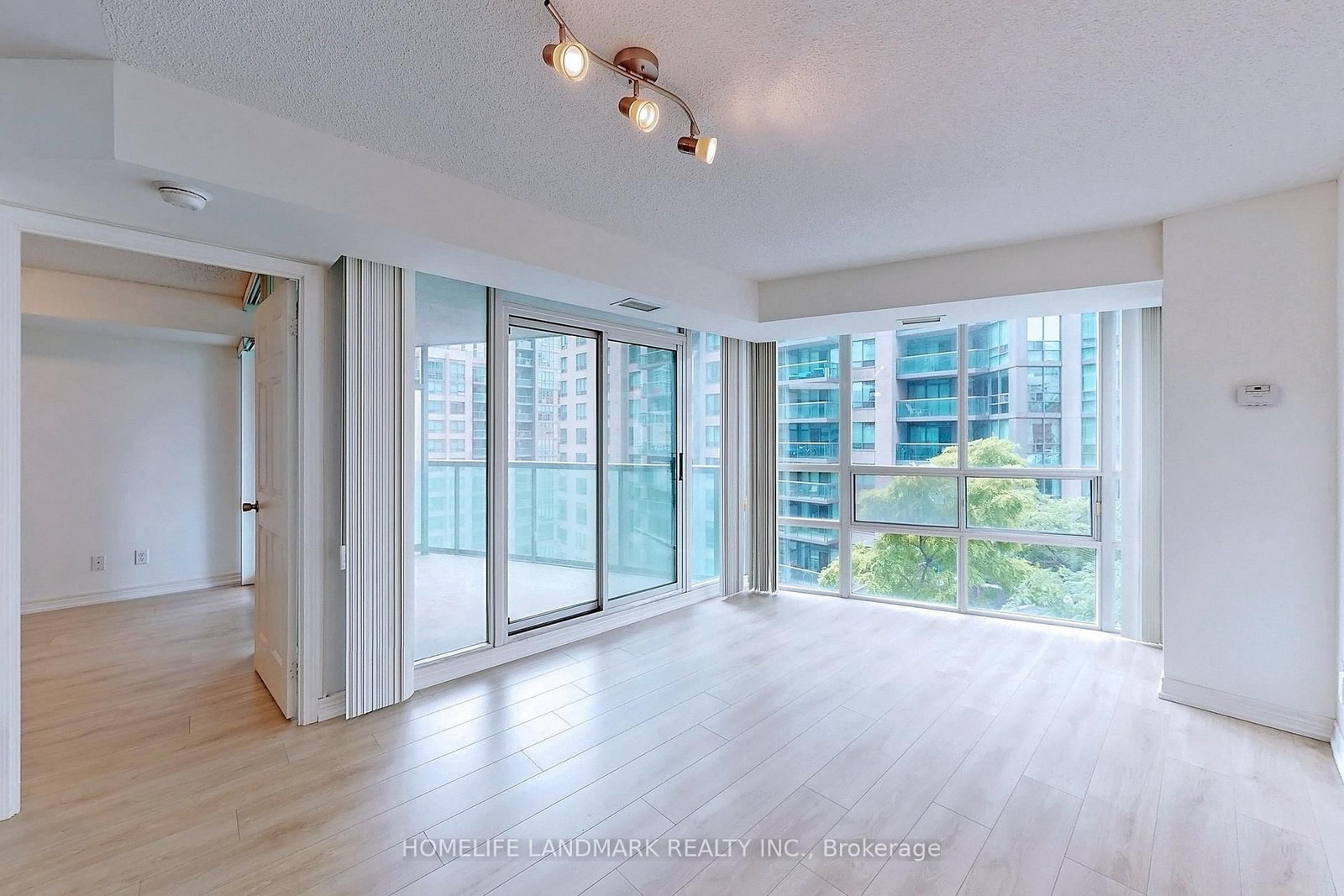 30 Grand Trunk Crescent, Unit 901 - Photo 5