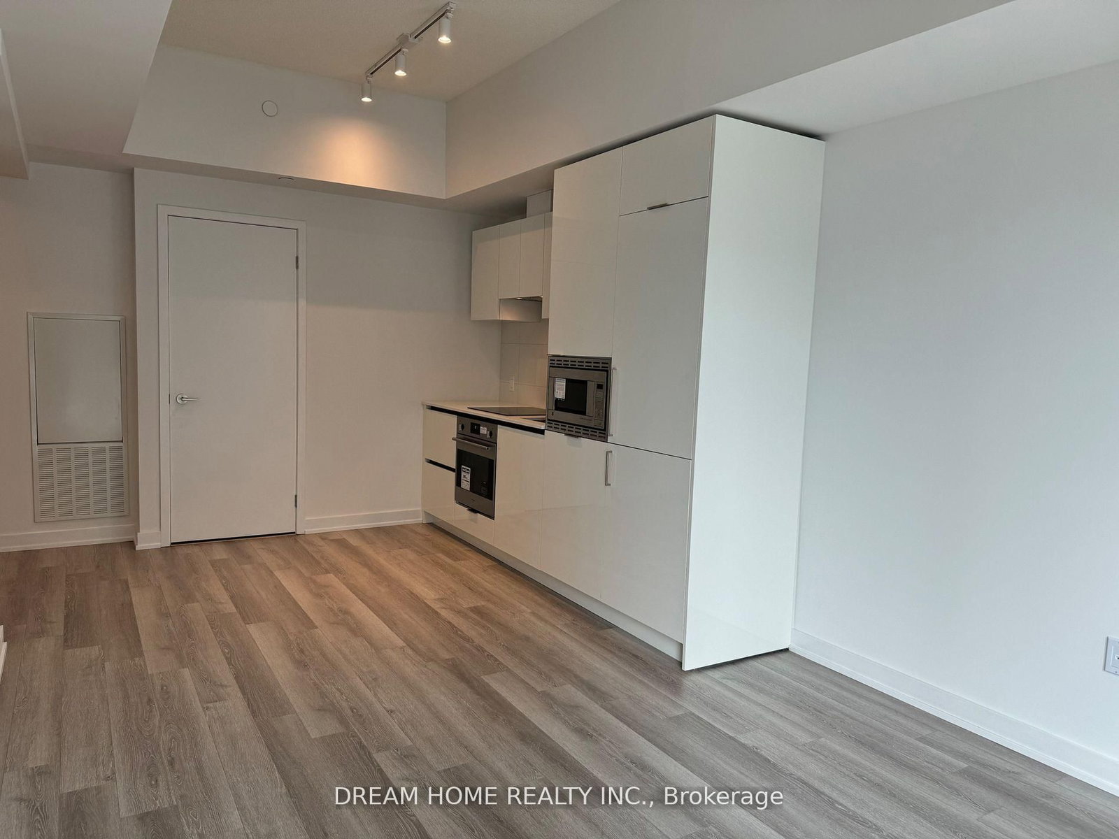 238 Simcoe Street, Unit 1807 - Photo 2