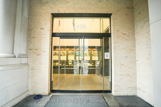 1206 - 426 University Avenue