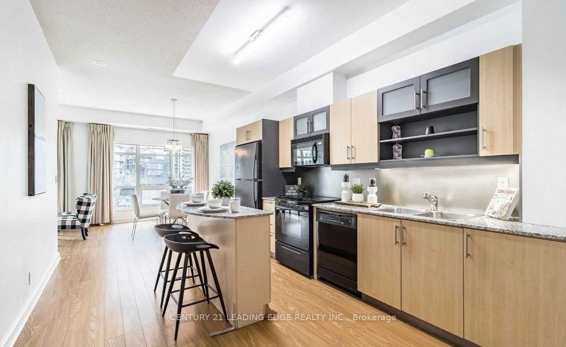203-350 Wellington Street, Toronto, ON, photo 2