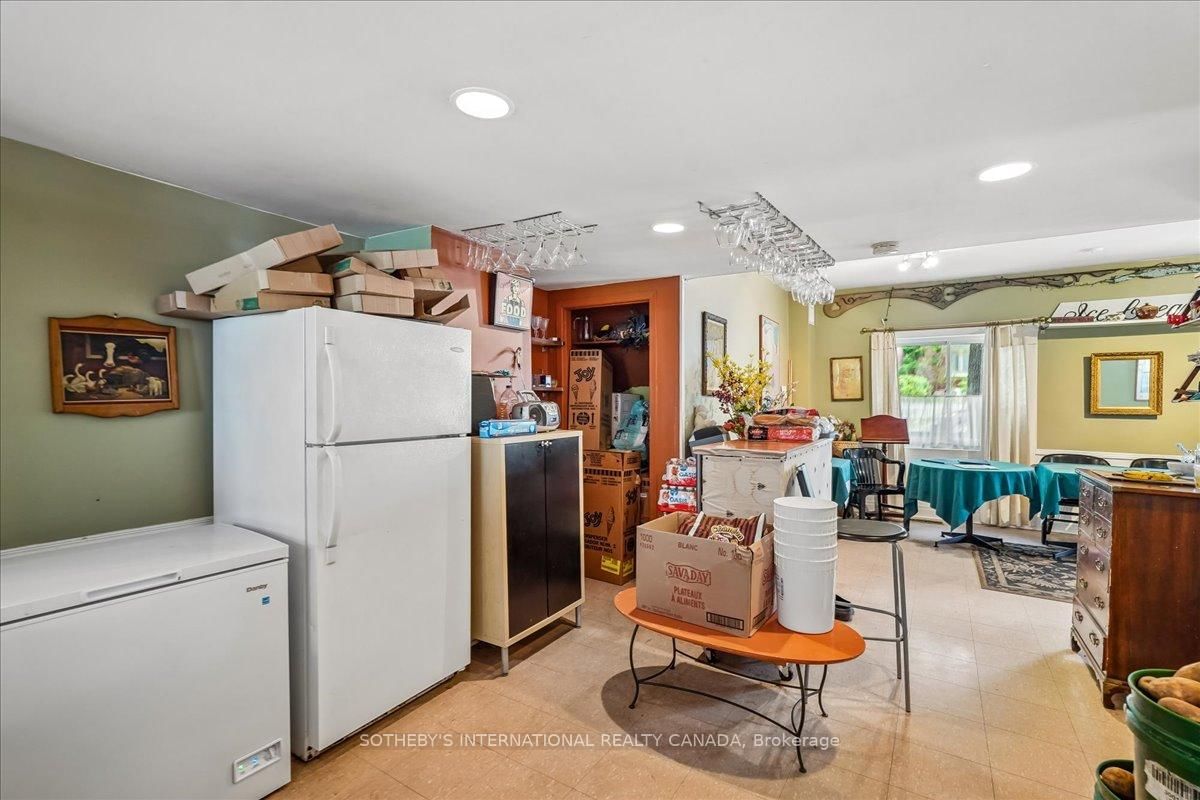 161 Winchester Street • Toronto, ON photo 9