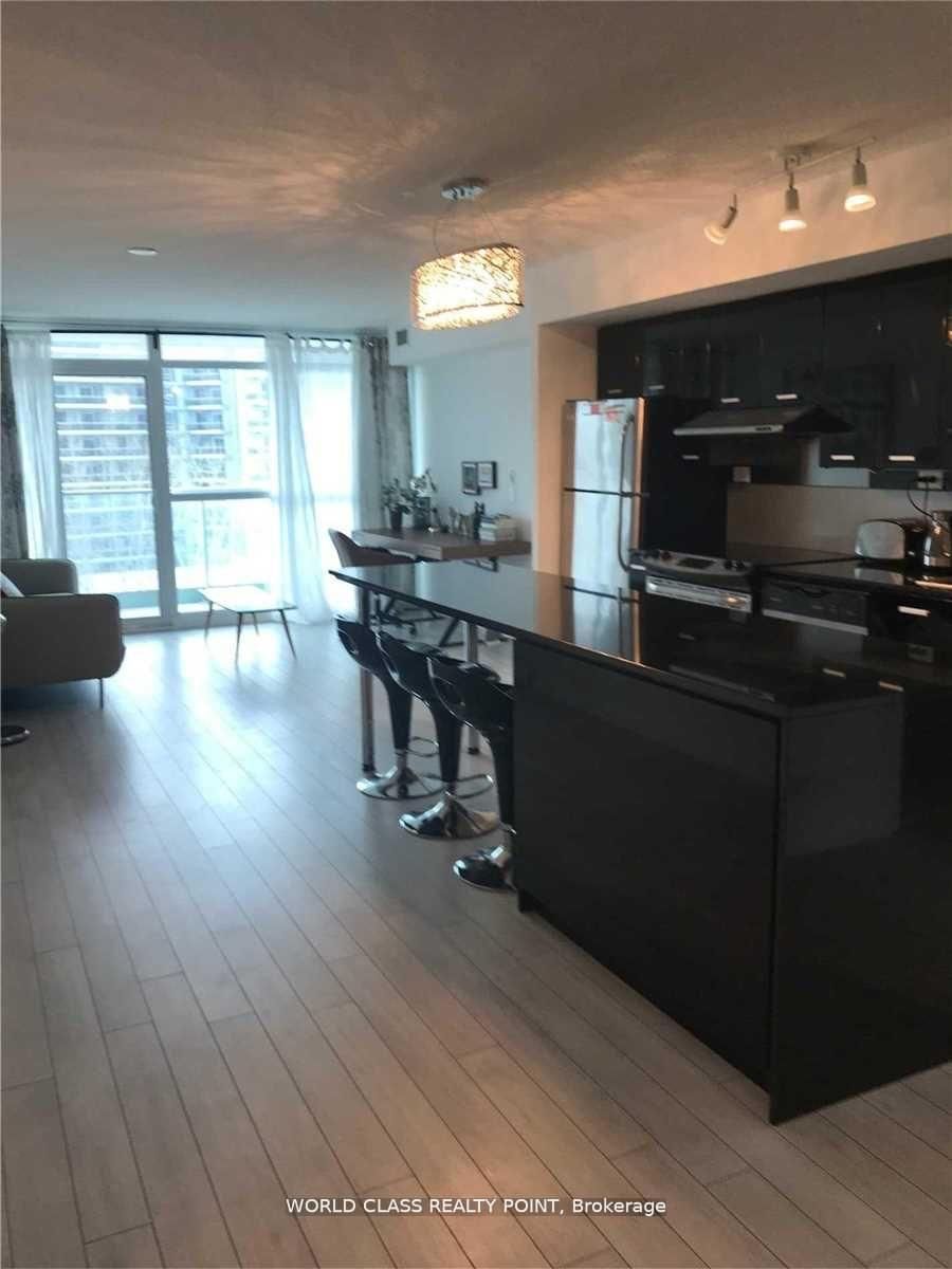 33 Singer Court, Unit 611