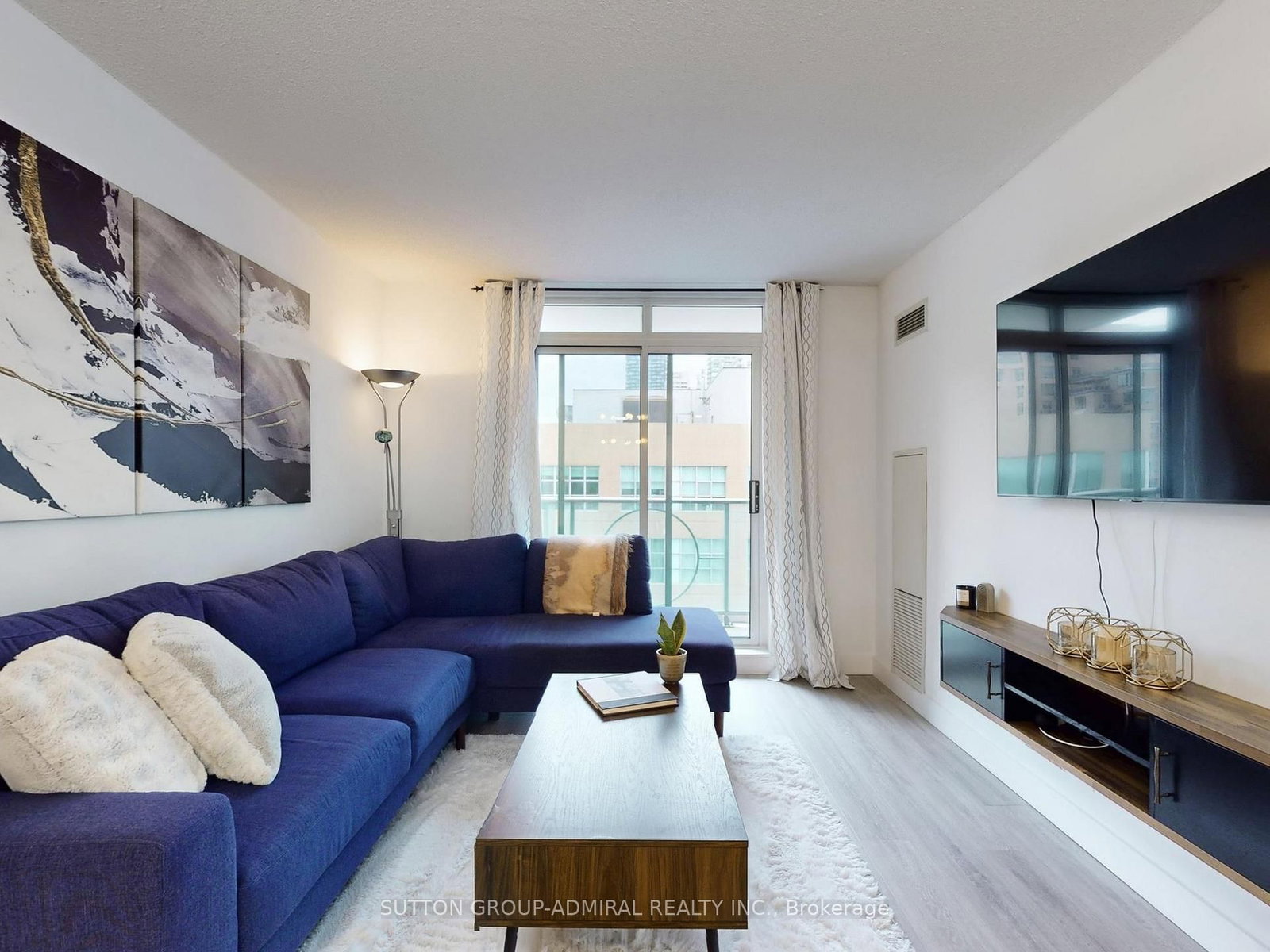 1005-212 Eglinton Avenue, Toronto, ON, photo 3