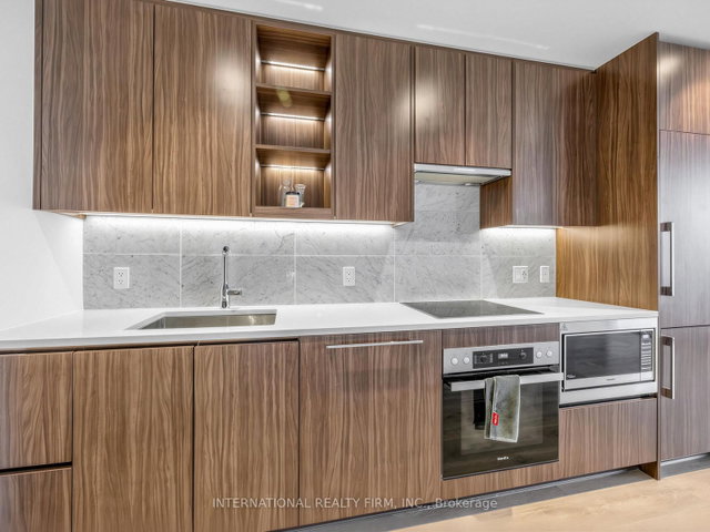 903 - 85 McMahon Drive