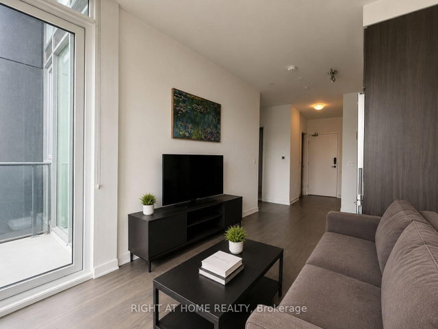 1058 - 121 Lower Sherbourne Street