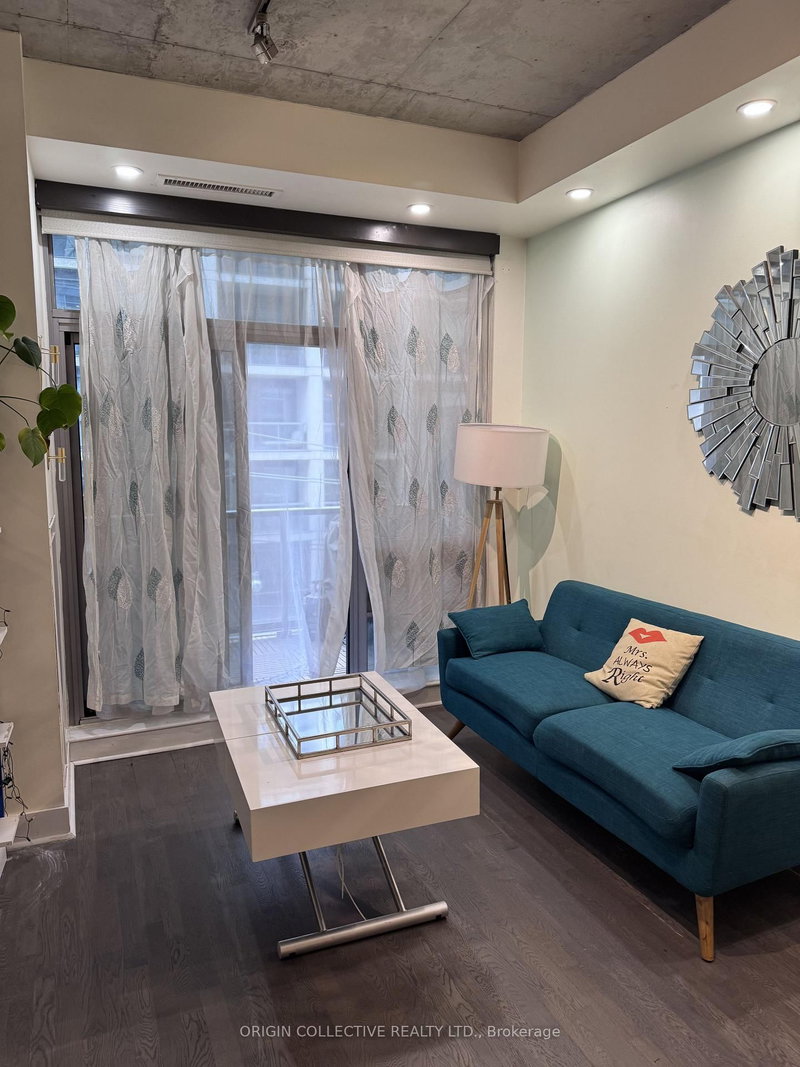 417 - 399 Adelaide Street W