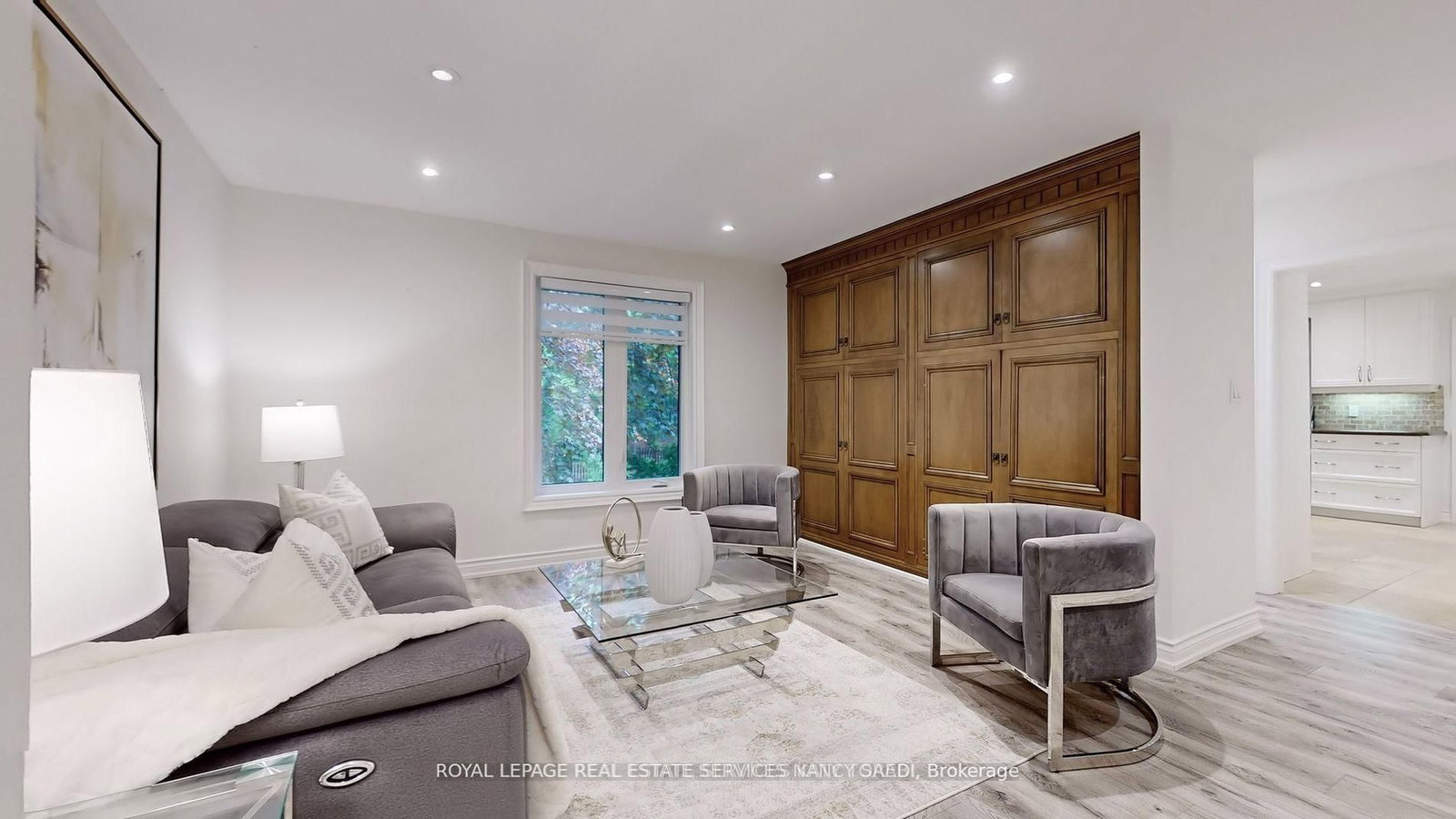 15 Farrington Drive • Toronto, ON photo 8