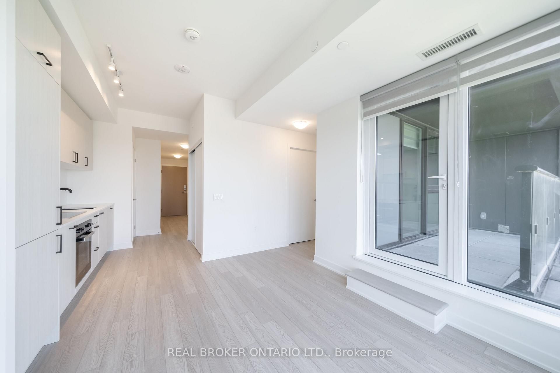 1 Quarrington Lane, Unit 3704