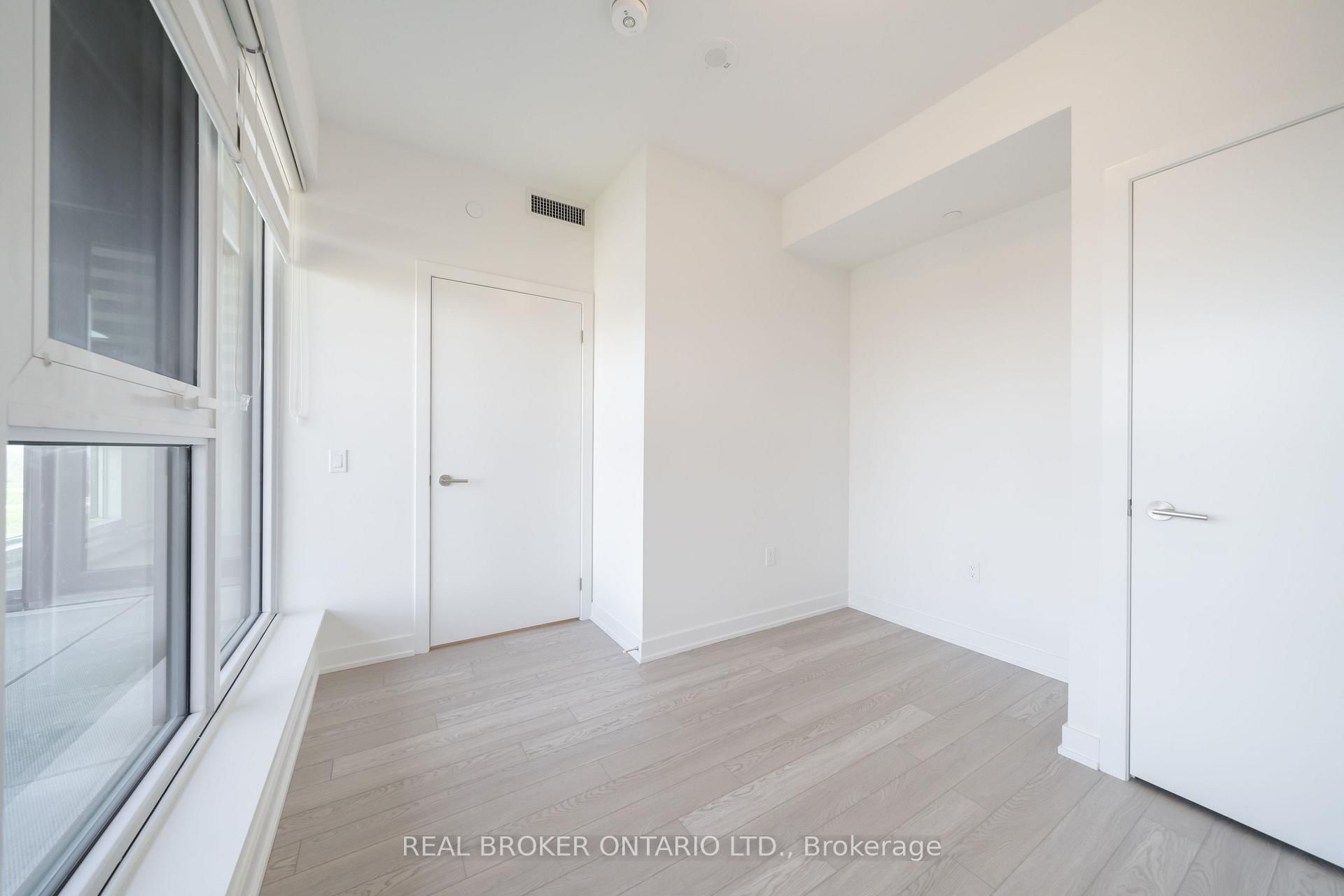 1 Quarrington Lane, Unit 3704