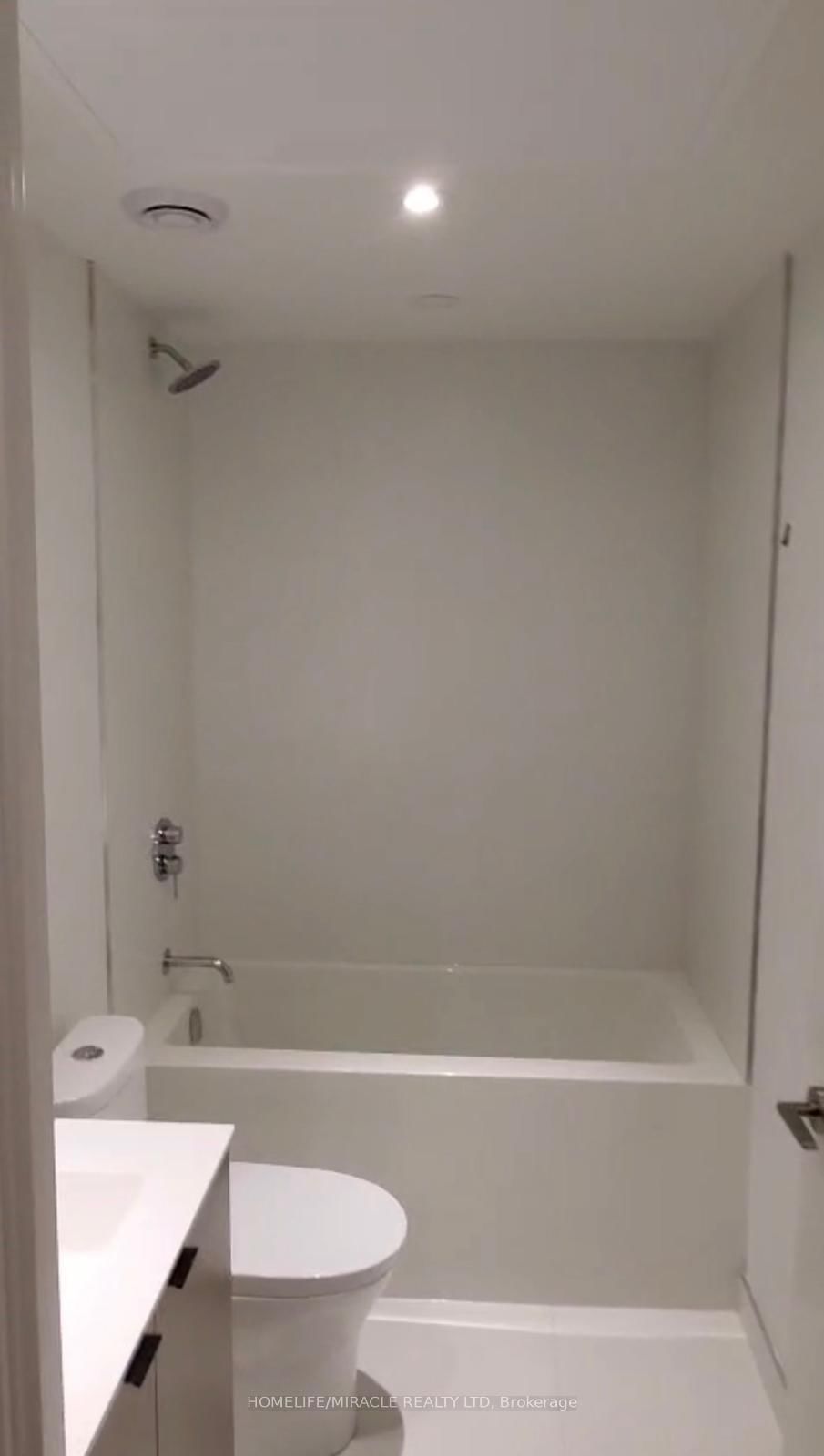 20 Edward Street, Unit 922 - Photo 9