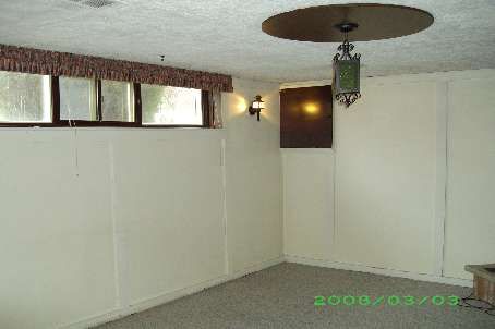 112 Kingslake Rd, Toronto, M2J3E8 | Image 3