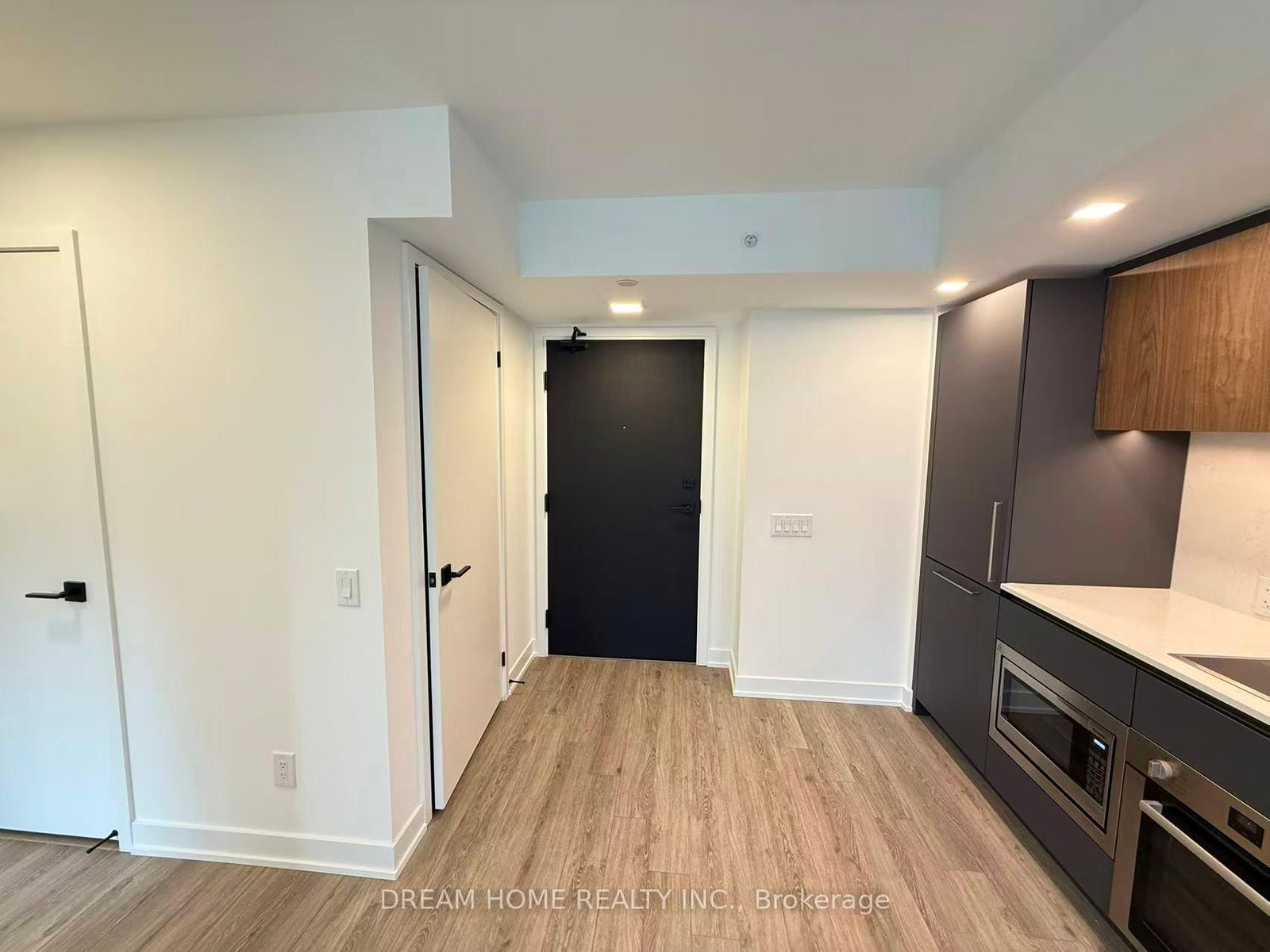 609 Sherbourne Street, Unit 1403 - Photo 9