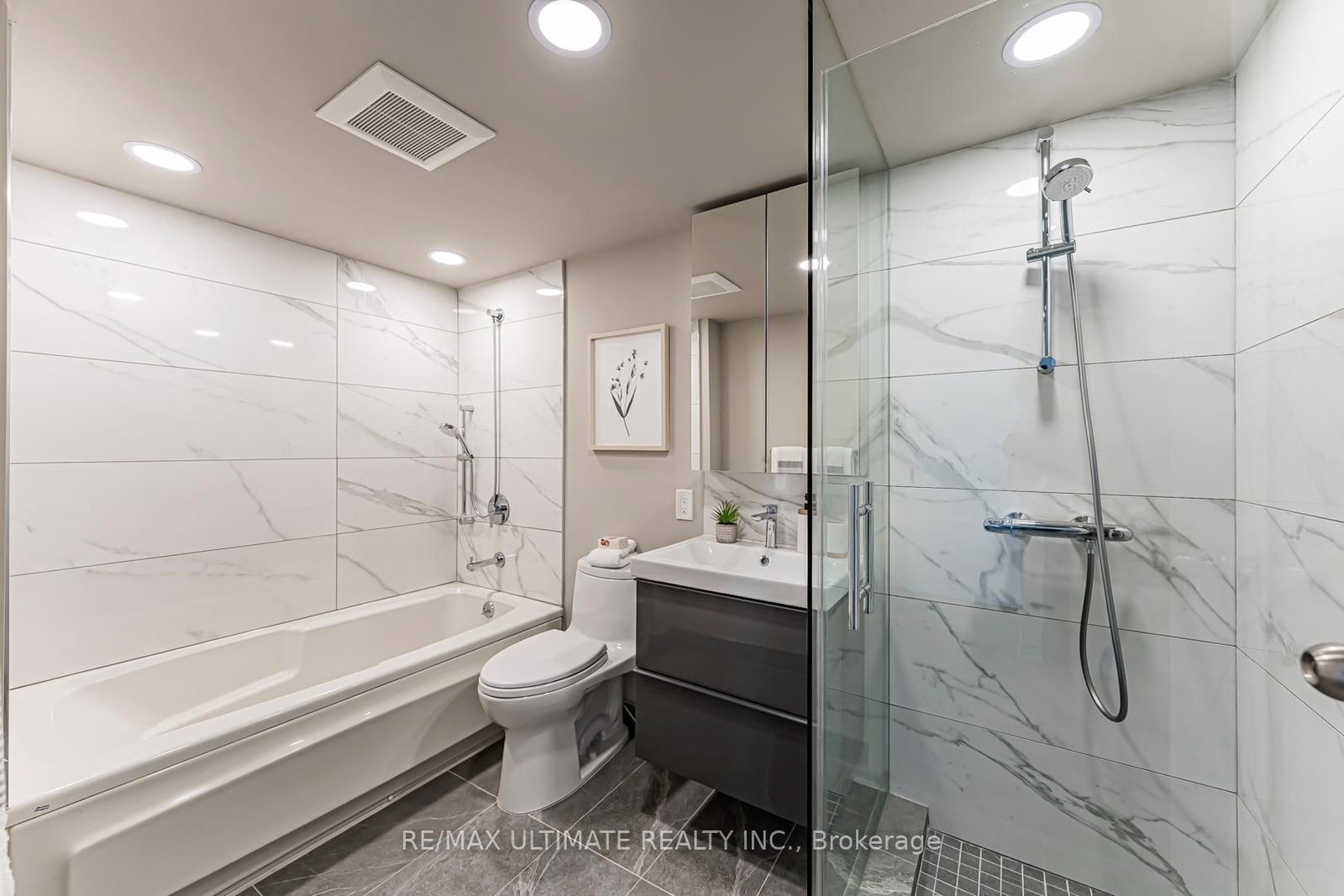 10 W Queens Quay • #2206 • Toronto, ON photo 39