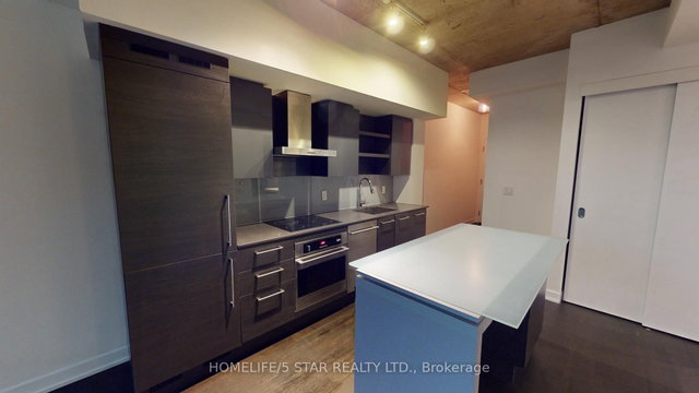 319 - 1030 KING Street W