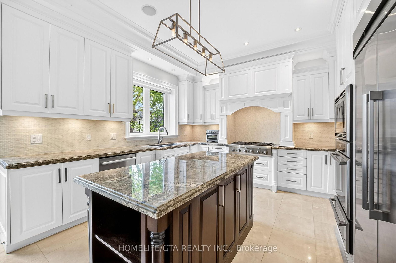 674 Bedford Park Avenue • Toronto, ON photo 4