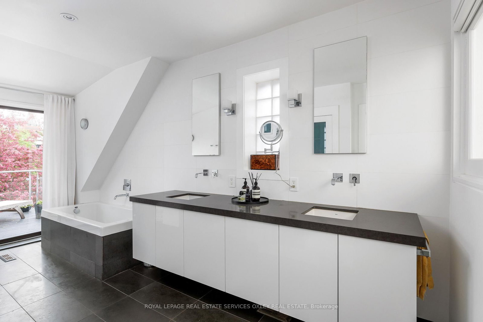 28 W Roxborough Street • Toronto, ON photo 30